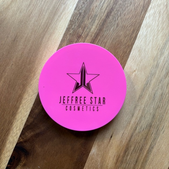 Jeffree Star Skin Frost- Peach Goddess - Picture 3 of 3